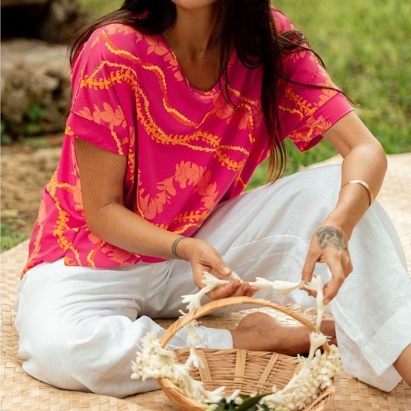 Fighting Eel Pink Flower Lei XS Ava Sky Blouse Top Janine Fuschia Plumeria Leis - Picture 2 of 8